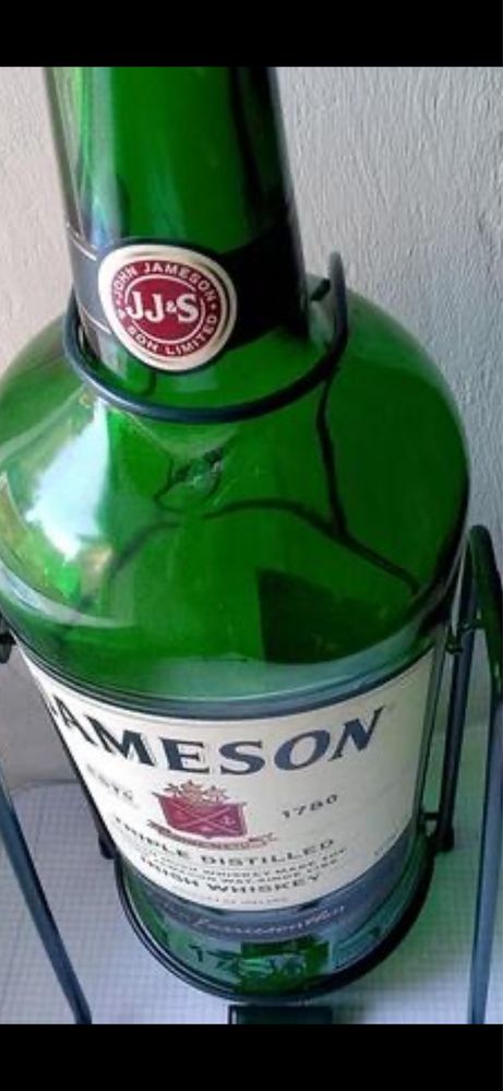 Бутылка на качелях из под .Виски Jameson Irish Whiskey, 4,5 л.