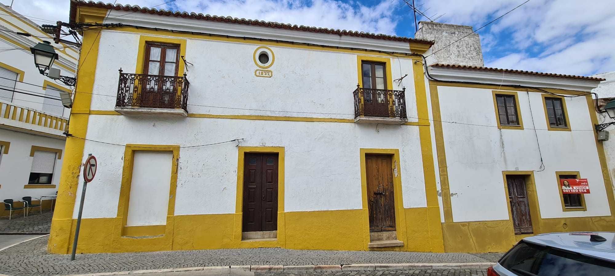Casa bi-centenária em Avis, vila da Ordem Militar de Avis