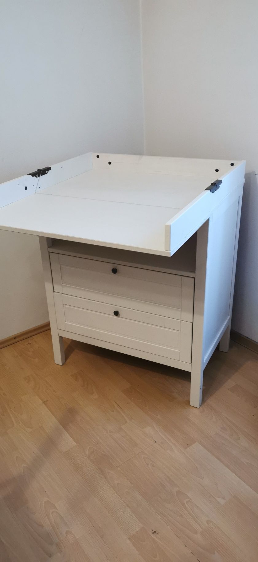 Ikea SUNDVIK biała komoda z przewijakiem 
Komoda z przewijakiem, biały