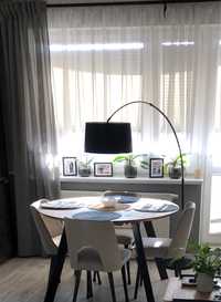 Lampa podłogowa nad stół