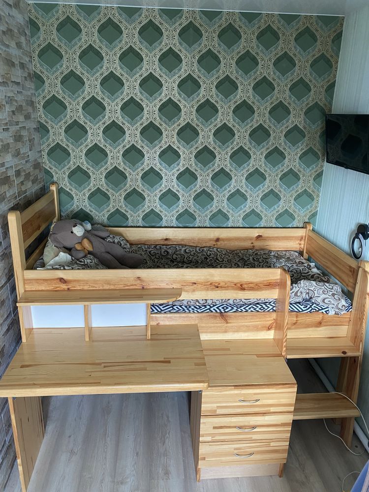 Продам ліжко чердак