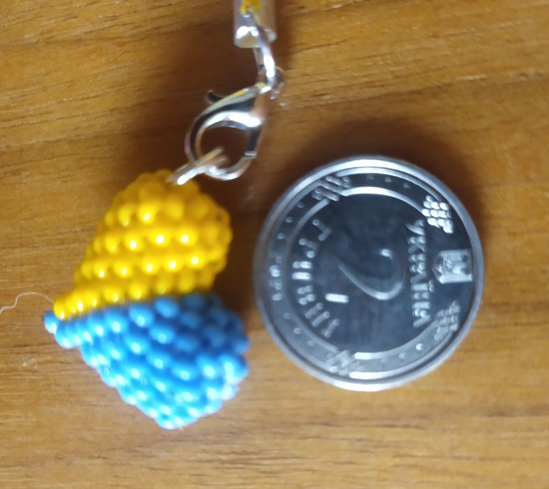 Брелок, підвіска з бісеру.