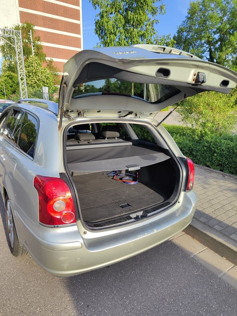 Toyota Avensis 2009  2.2 disel для військових