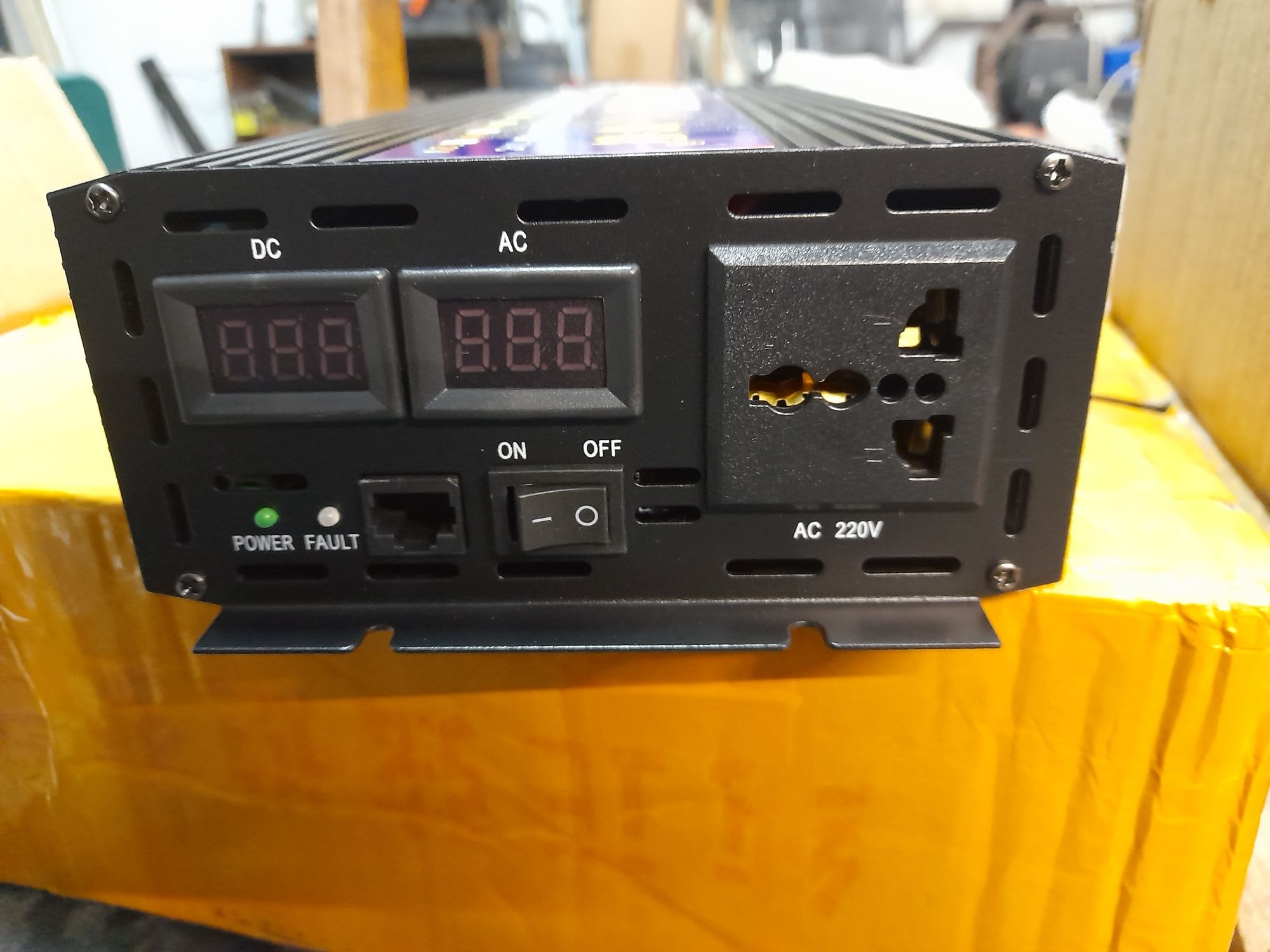 Інвертор 12V 220 4000W Чиста синусоїда