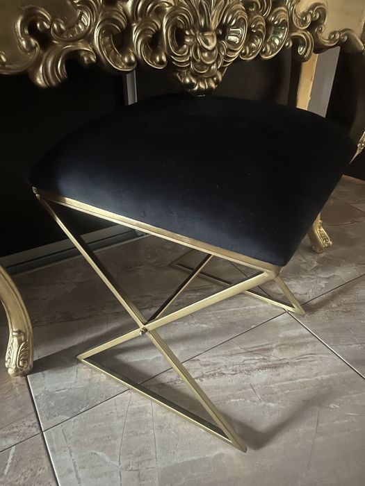 Glamour piękny taboret pufa puf stołek podnóżek czarny welurowy złoty