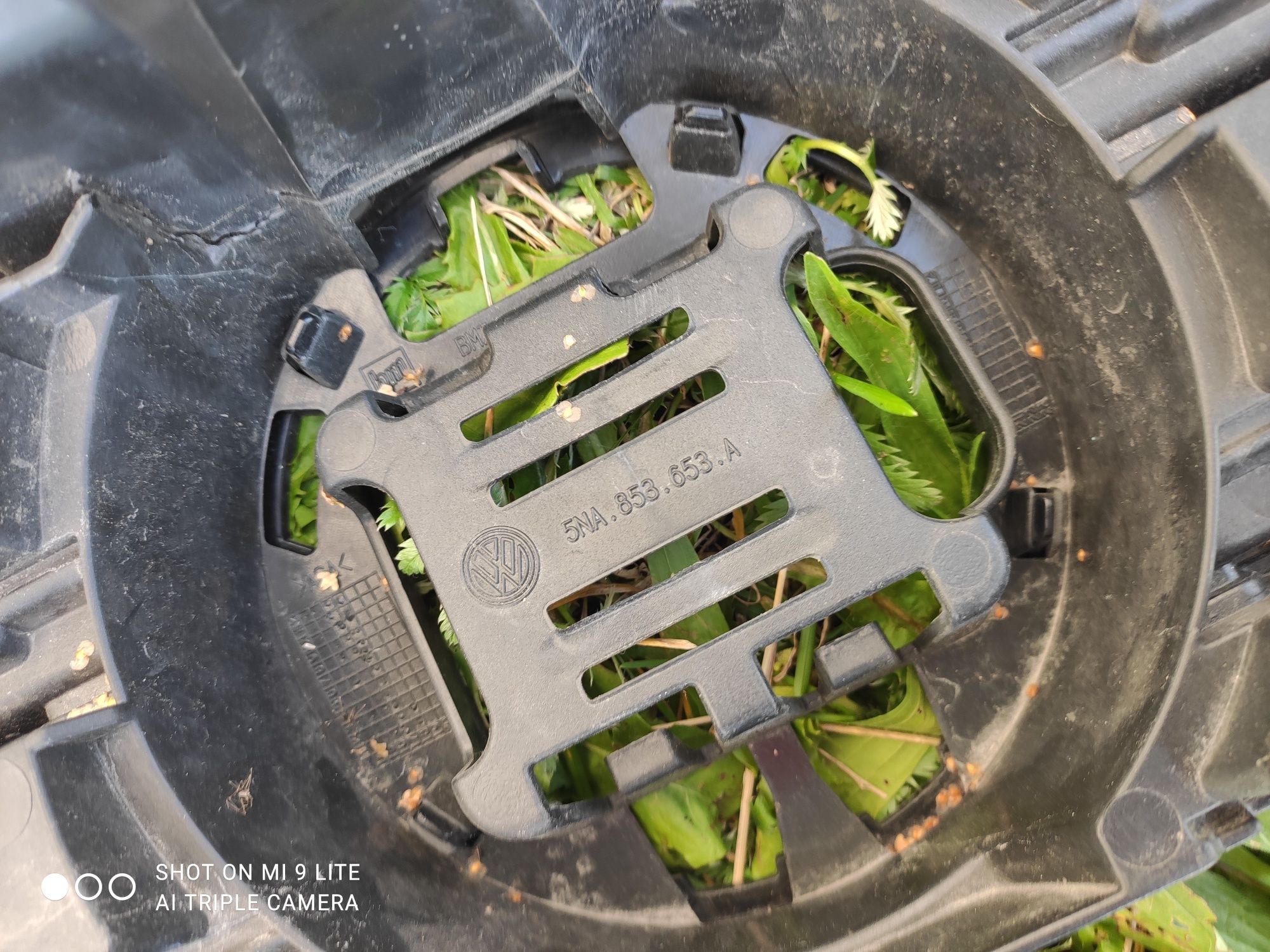 Grill Atrapa chłodnicy Volkswagen Tiguan II 2 5NA