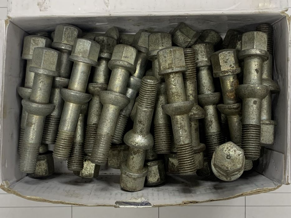 Болти колісні М12 довжиною 85мм Mercedes-Benz w124 w210 w126 R129 AMG