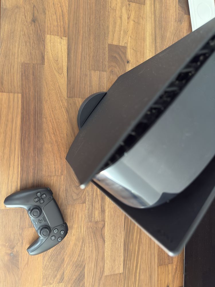 PlayStation 5 Standard 825GB (Black Plates and Controller)
