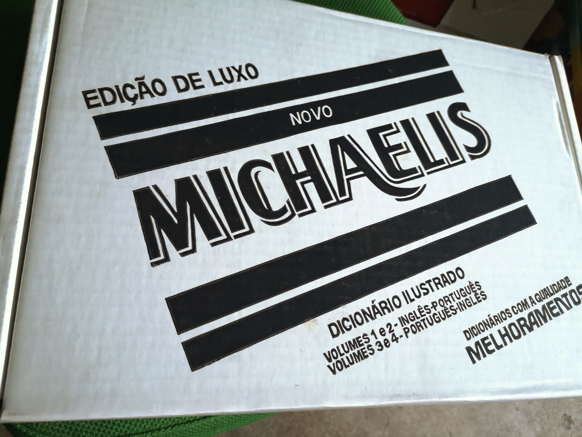 Novo dicionário Michaelis, Inglês-Português, Português-Inglês - 4 vol.