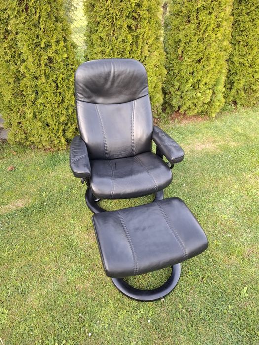 Fotel rozkładany z podnóżkiem Stressles Ekornes czarny, skóra