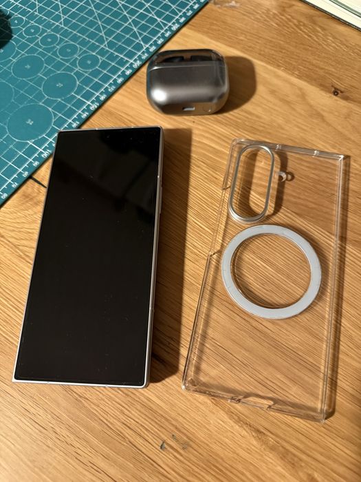 Samsung Z Fold 7 512 GB w idealnym stanie + Sluchawki Buds 3 Pro