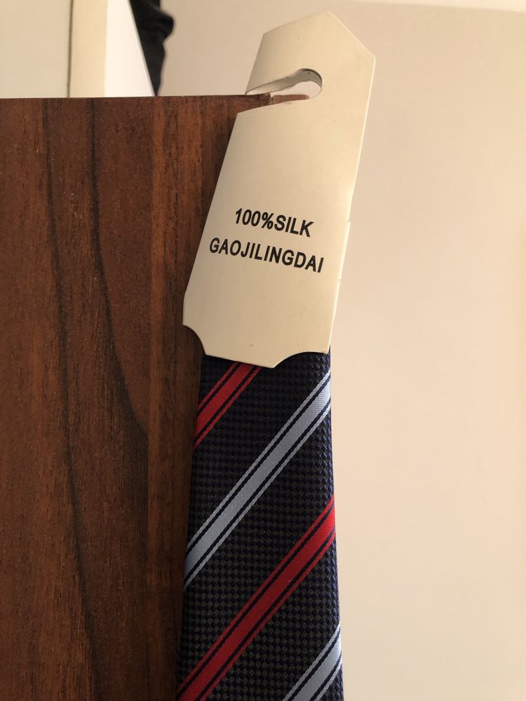 Krawat w ładne paski