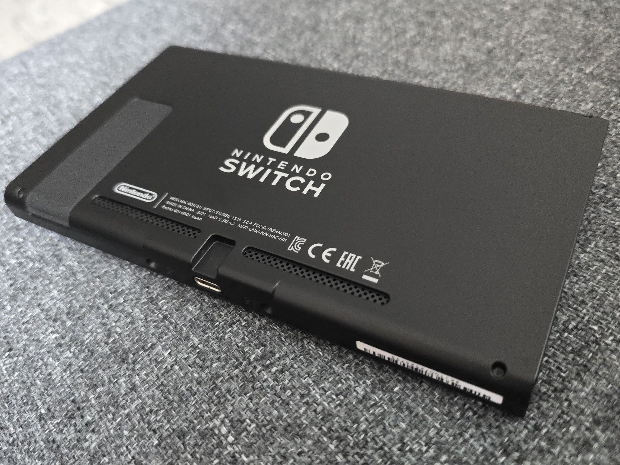 Nintendo switch com 4 joy-cons + acessórios + 5 jogos - impecável