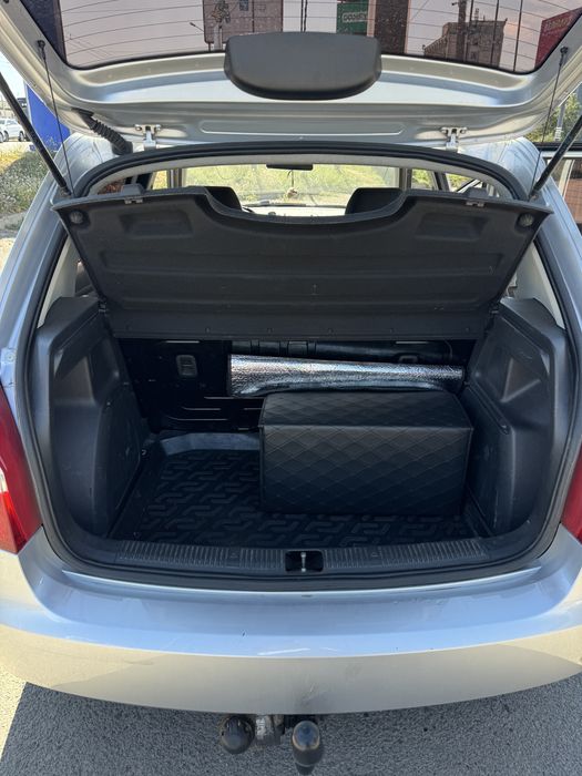 Авто skoda fabia 2011 1.2