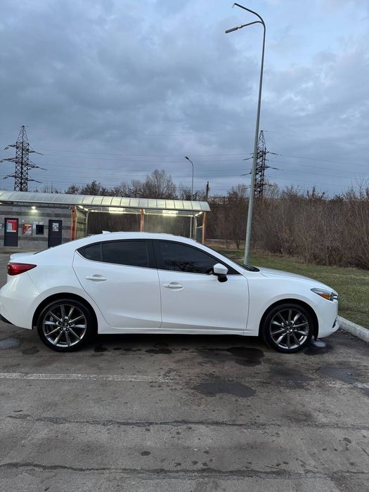 Продам Mazda 3 2017