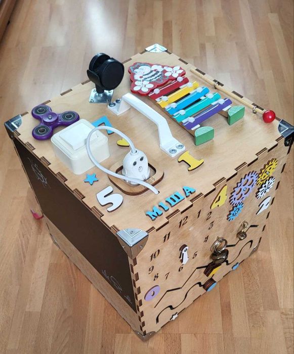 Бізікуб дерев'яний 30*30 в ідеальному стані