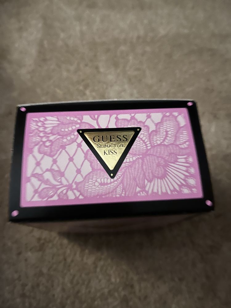 Pudełko po perfumach GUESS Seductive KISS