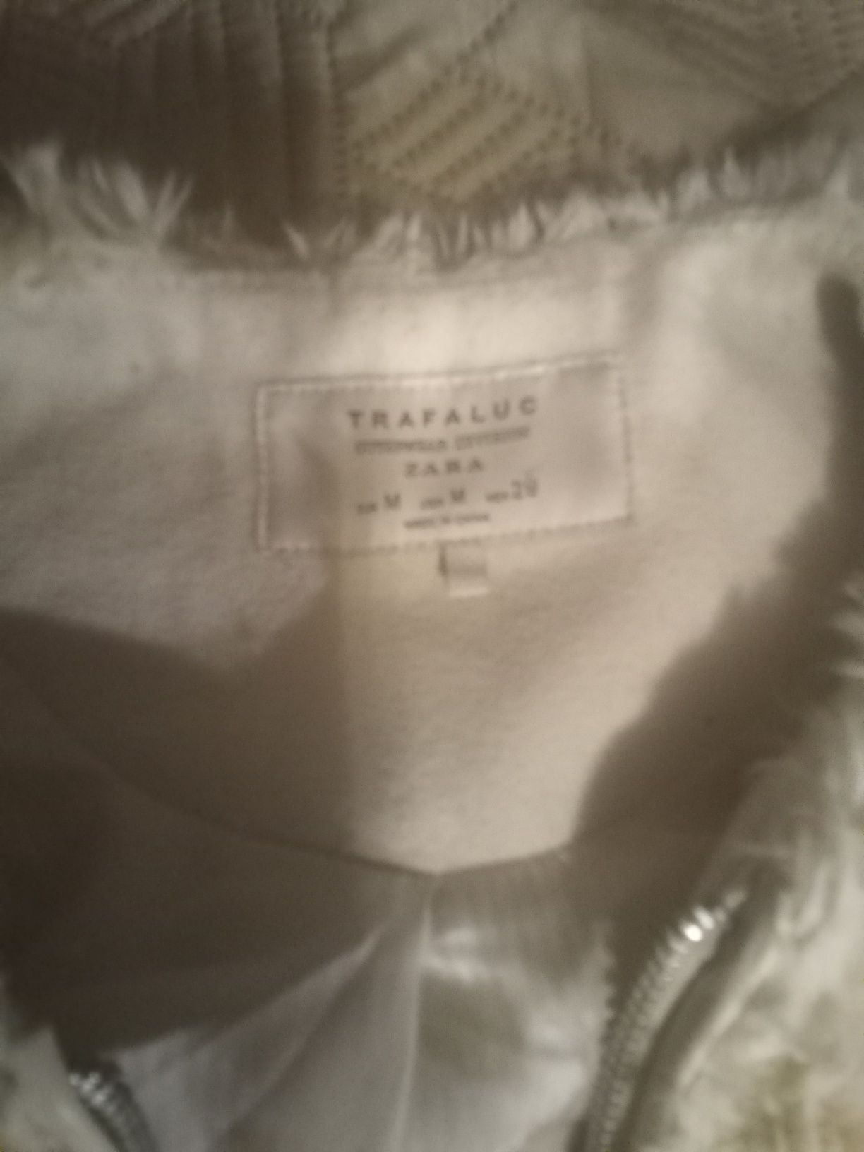 Шубка,мех ,колір білий ,р,М.,zara
