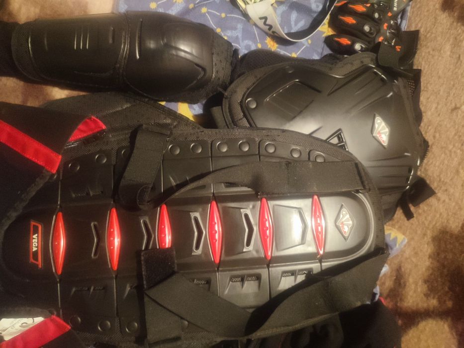 Продам мотоэкипировку