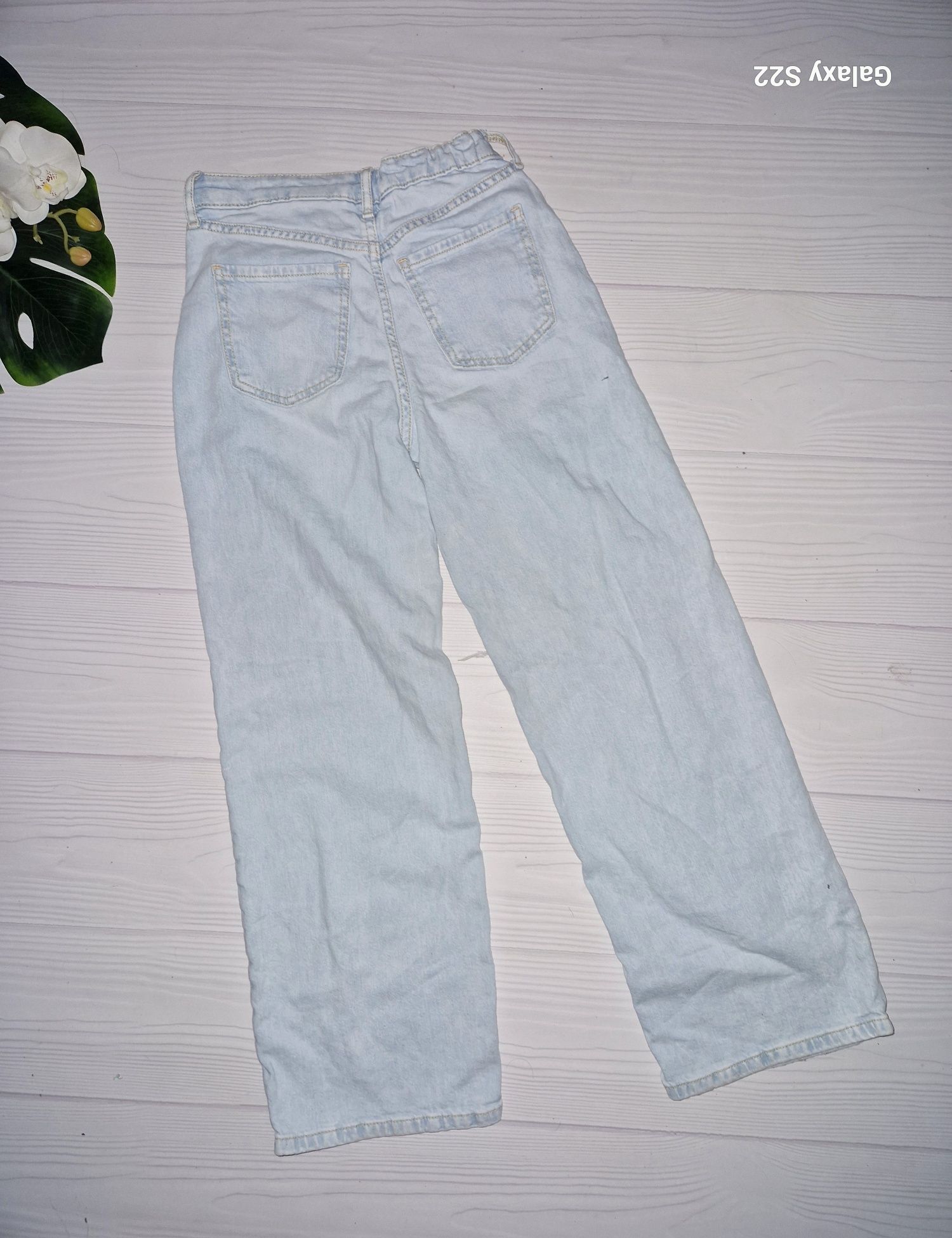 Модные стильные голубые джинсы на 10-11 лет