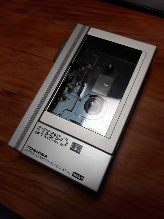 Walkman Toshiba KT-S1, 1983. A funcionar, c/pack rádio, cassetes Metal