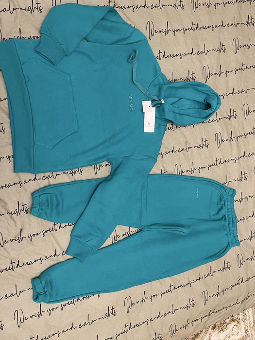 Жіночий утеплений спортивний костюм. Розмір Л. Новий.