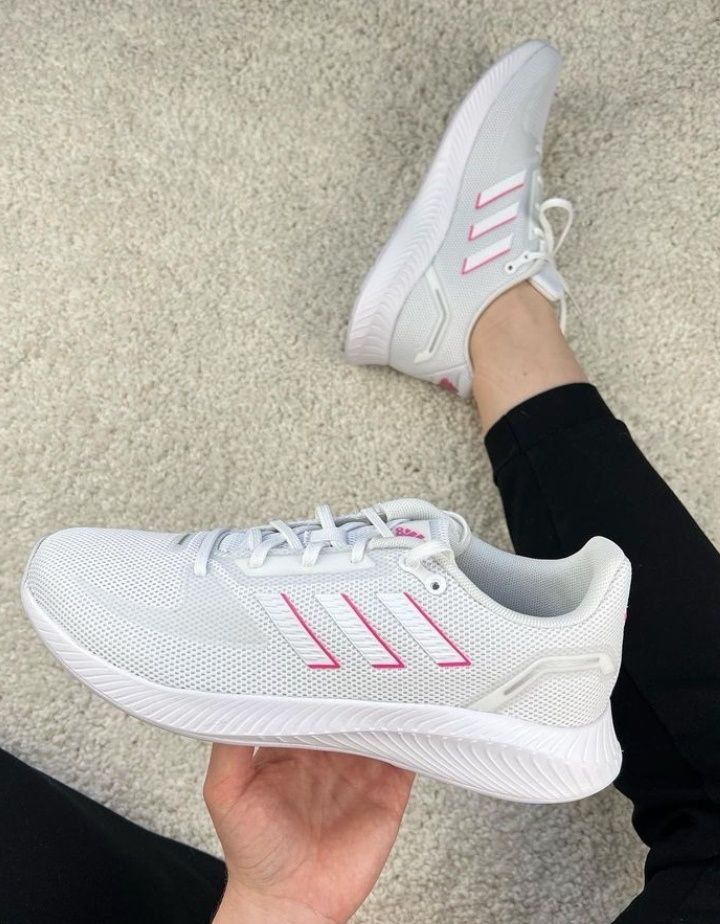 Жіночі кросівки Adidas Runfalcon