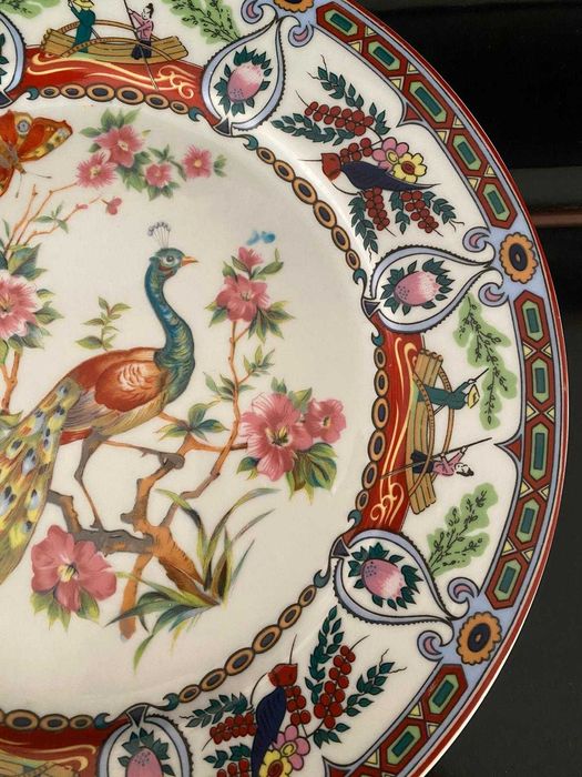 Prato decorativo oriental -  pavões