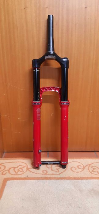 Suspensão RockShox Lyrik RC2