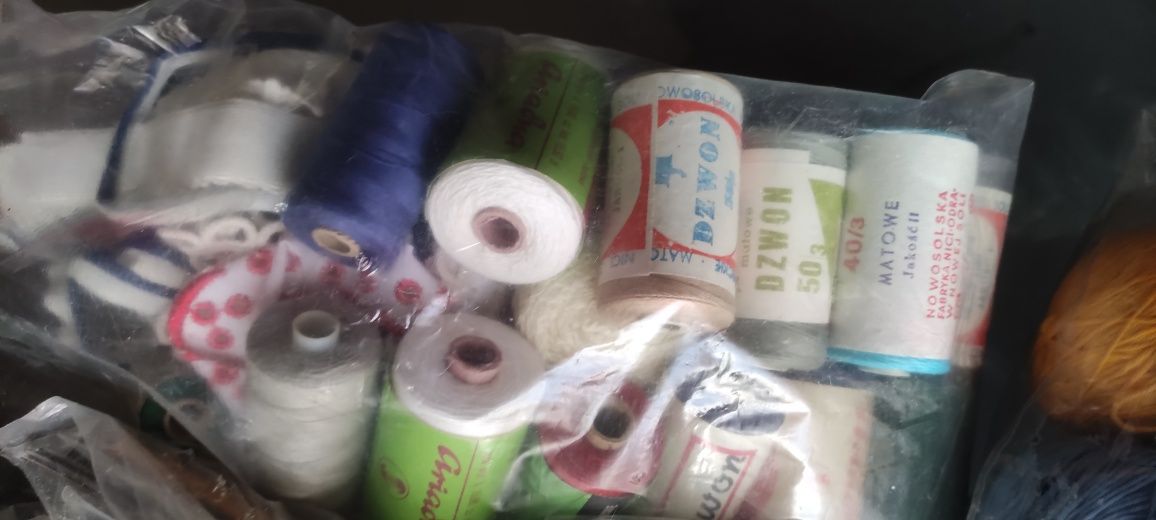 Materiały do szycia na drutach druty nici szycie PRL retro