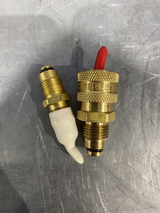 Фітинг гідравлічний , бистроз‘єм.