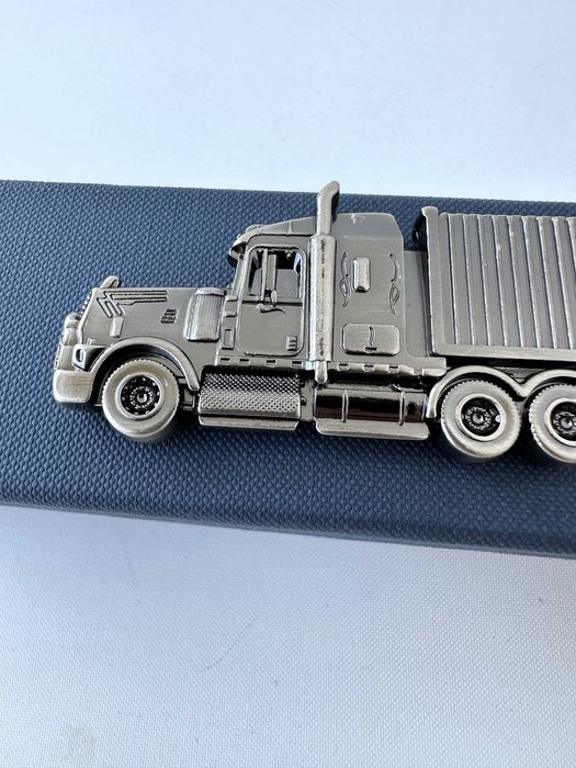 Otwieracz do piwa Prezent Gift Gadżet Tir Ciężarówka Auto Ciemna stal