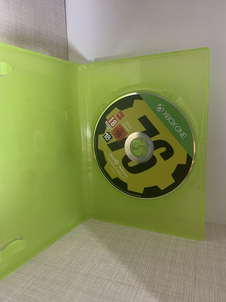 Продам диск від Xbox One із грою Fallout 76