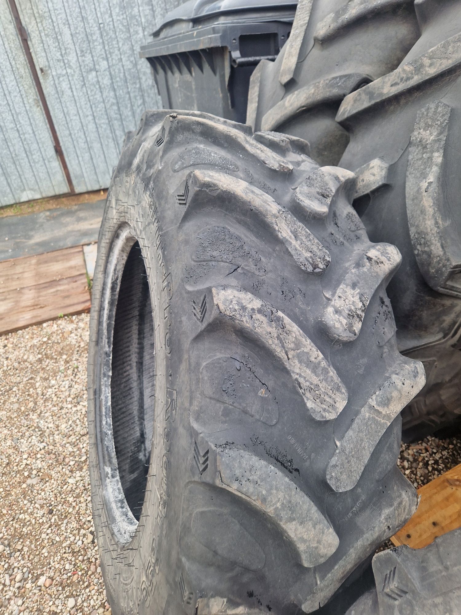 Opona 340/85r24 13.6r24