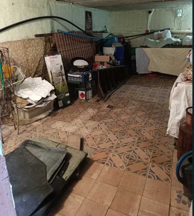 Продам дом -дачу в Высоком. Участок 10 соток .Печное отопление TB