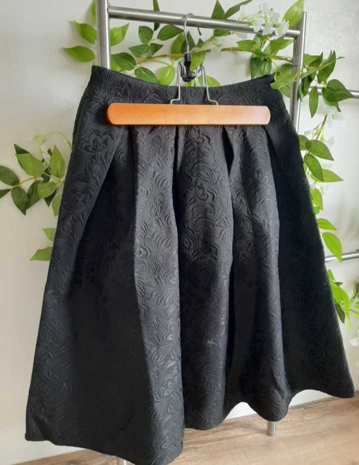 Spódnica midi czarna elegancka piękna XS klasyczna minimalizm