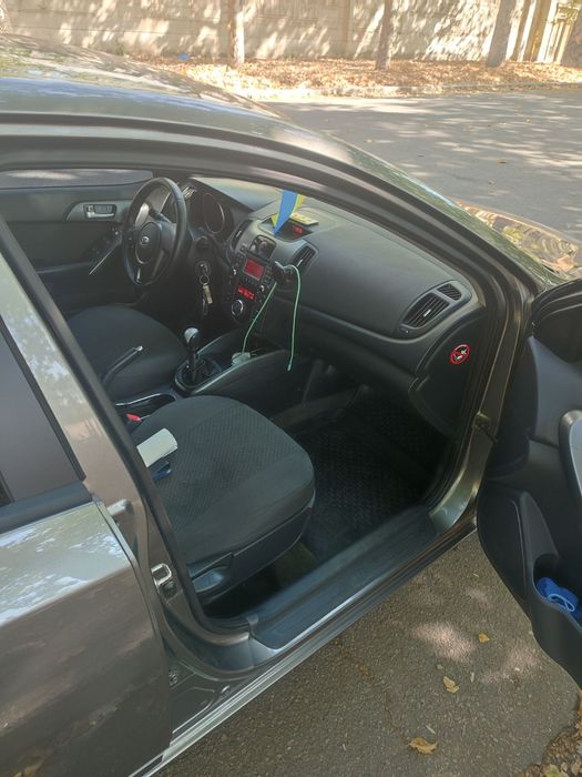Автомобіль Kia cerato 2011р.
