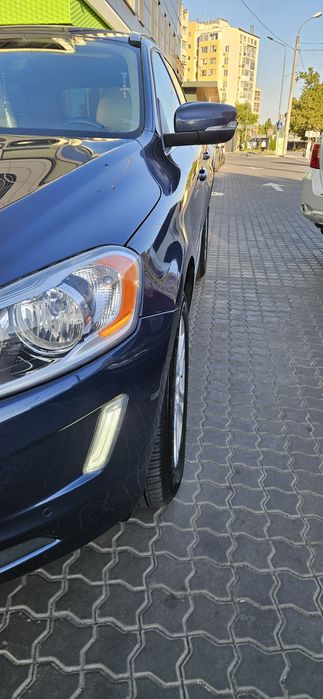 Вольво XC60 идельном состояние.