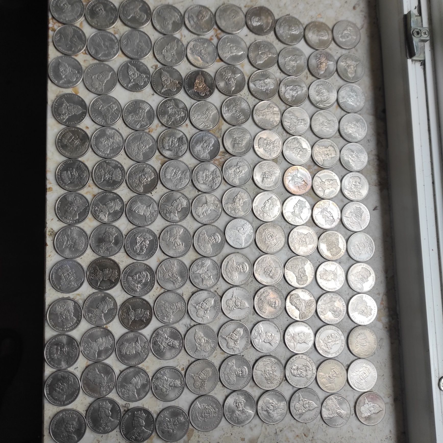 260 monety obrazkowych,w tym 130 króli