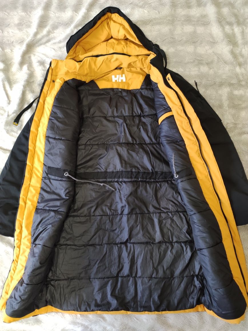 Продам зимнюю куртку Helly Hansen