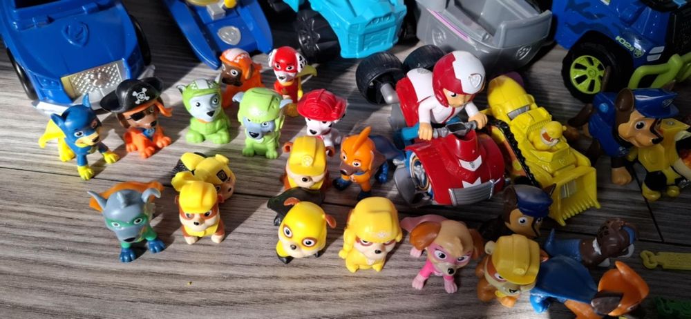Mega zestaw Psi Patrol pojazdy,figurki, akcesoria stan bdb