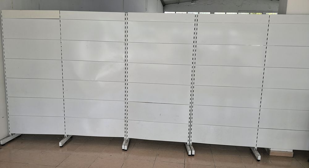 Painel metálico usado em bom estado