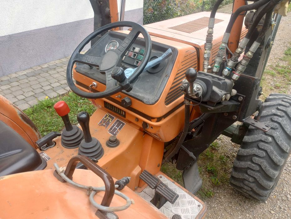 Goldoni 654 4x4 sadowniczy miniciągnik z turem minitraktor z turem