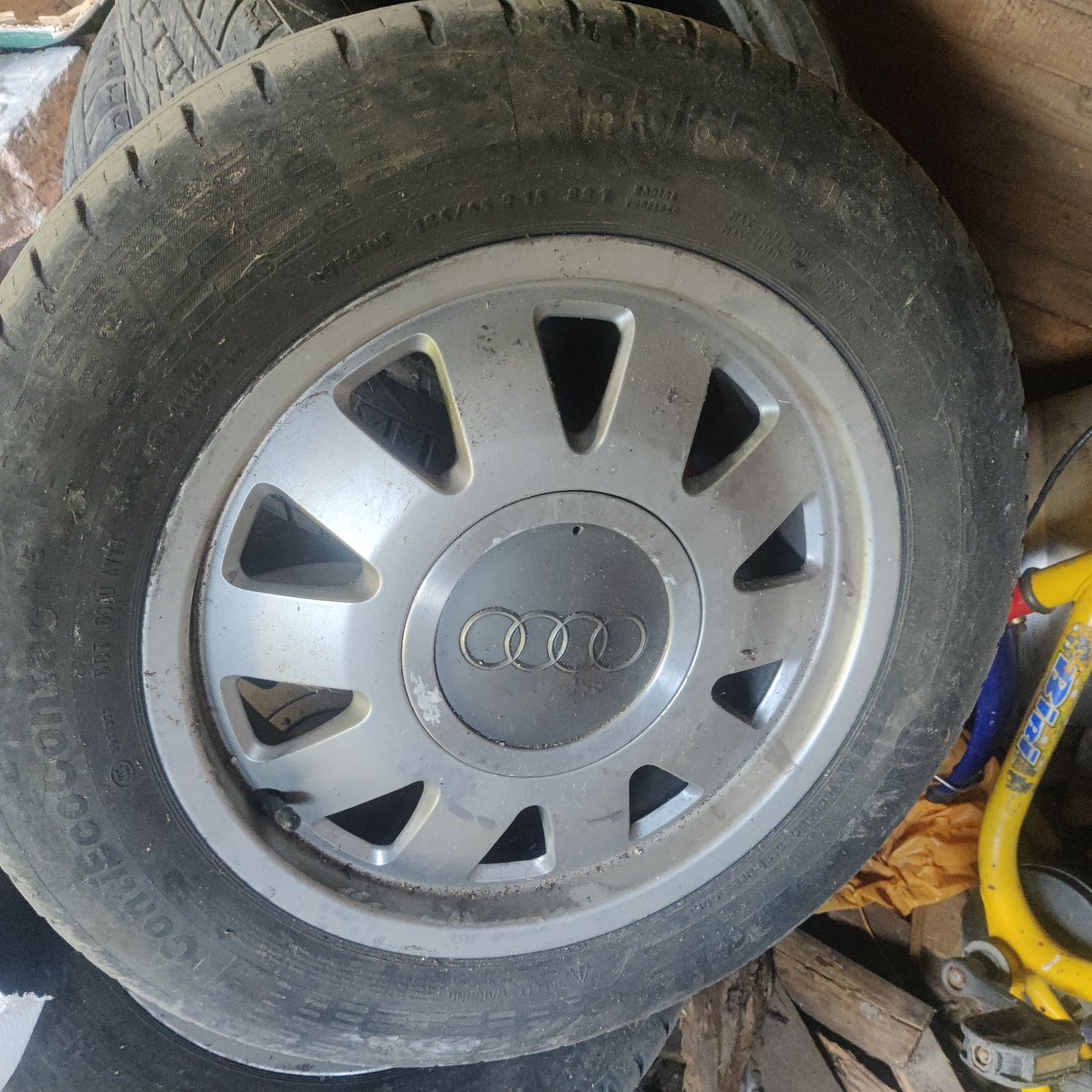 Оригінальні алюмінієві диски Audi 15" з шинами