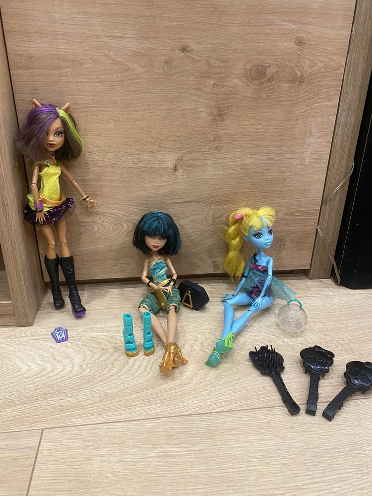 Barbie Monster High + Barbie skuter