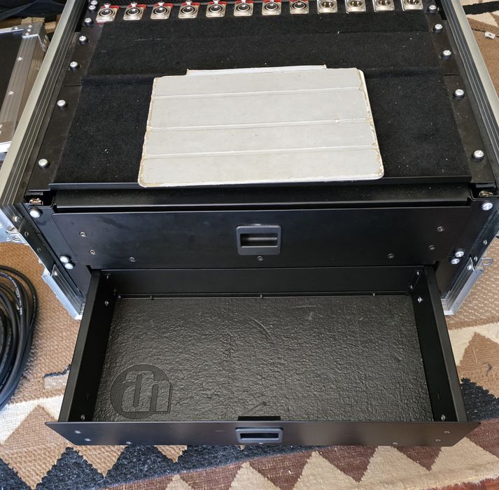 Soundcraft UI12 + Rack