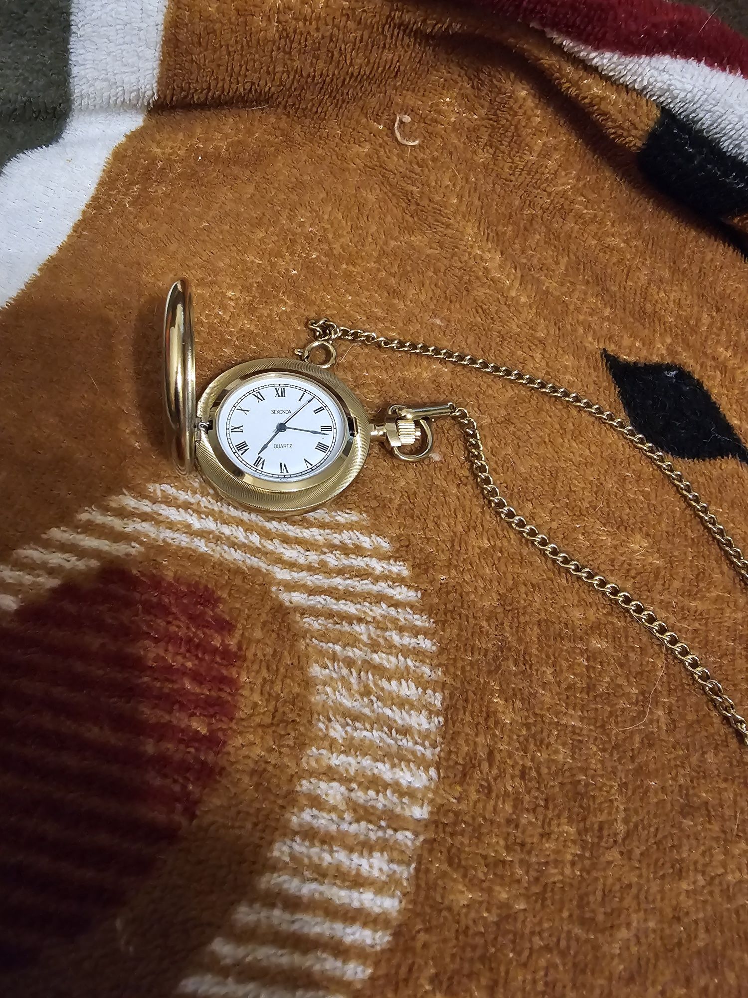 Продам часы sekonda