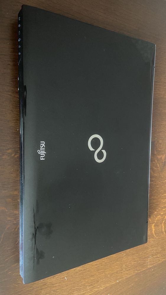 Продам ноутбук Fujitsu Lifebook AH532