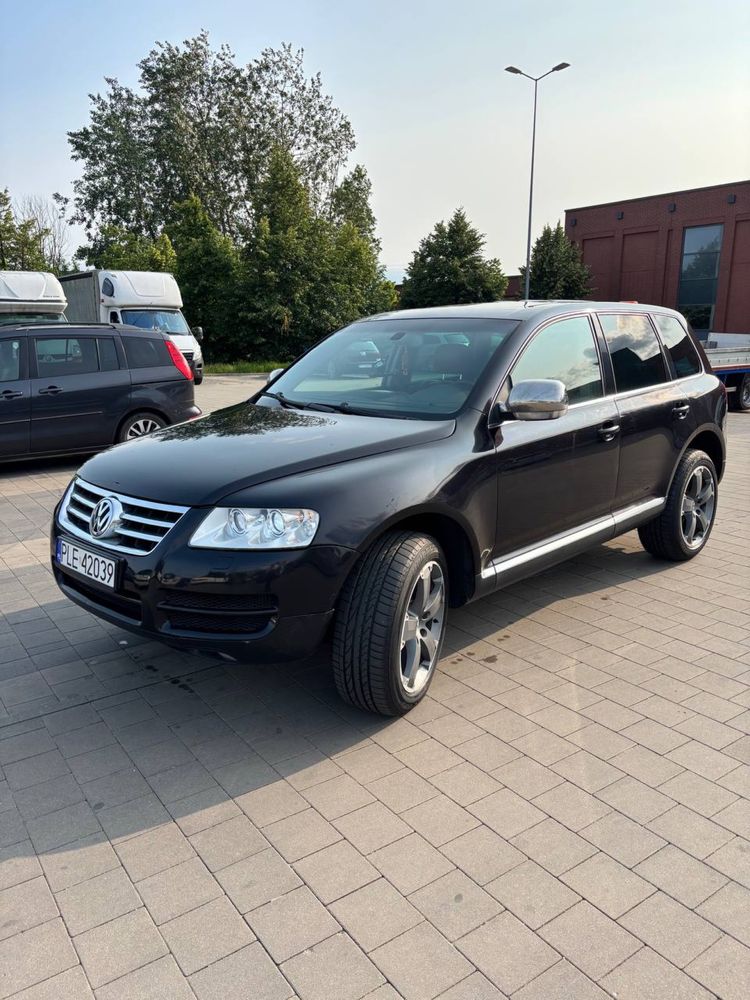 Sprzedam Volkswagena Touarega.