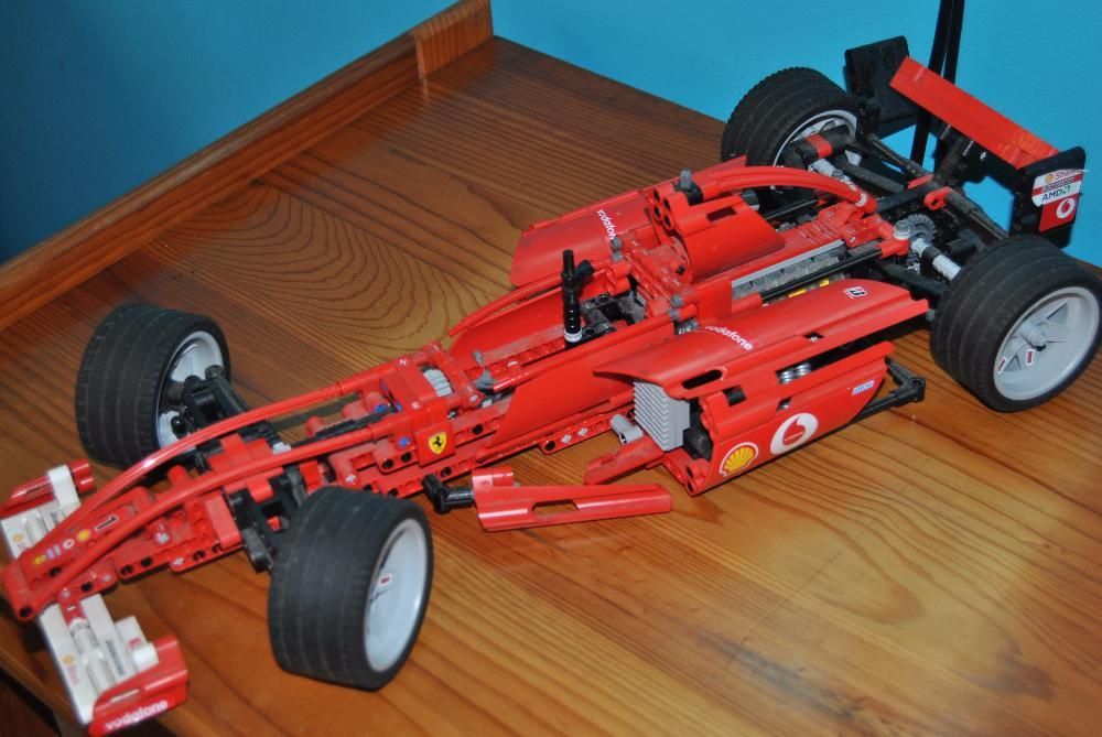 Lego Racers Ferrari F1 escala 1:10